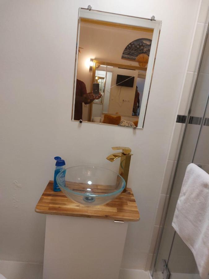 Happy Land Holliday Residential Hotel Épinay-sur-Seine Exterior foto